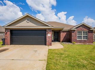 409 E Meadow Wood Ln, Rogers, AR 72758