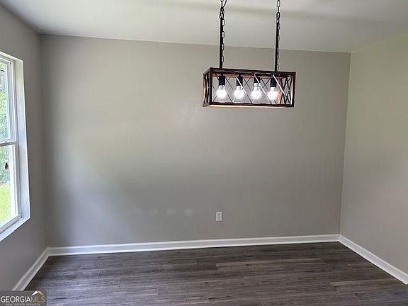 3rd image of 433 Rhett Dr