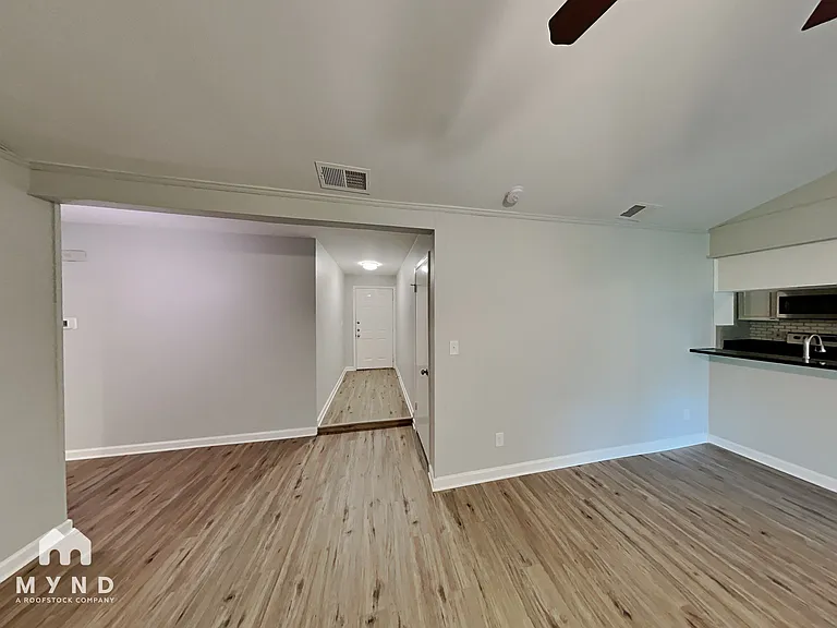 14839 Green Valley Dr — Photo 7