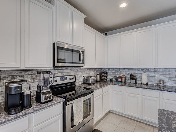 2nd image of 5529 Wharfside Pl