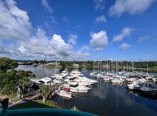 201 S Stillman St APT 401, Pensacola, FL 32505