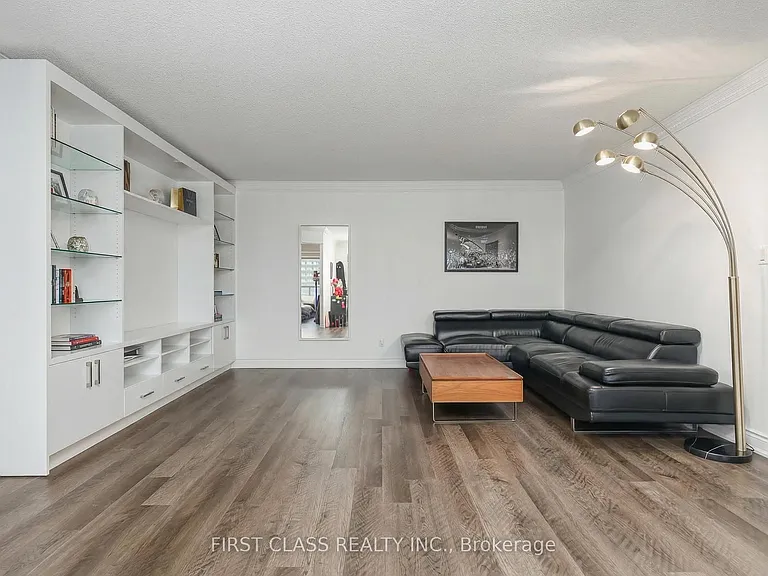3181 Bayview Ave #902 — Photo 9