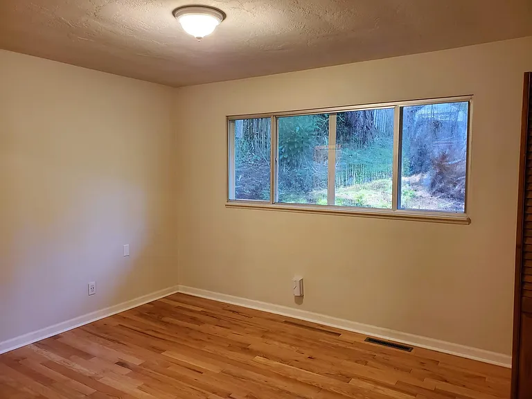 875 SW Cheltenham St — Photo 15