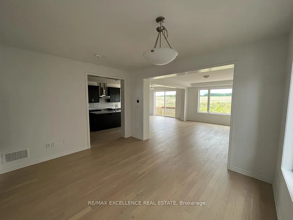 4 bed, $3,599 — Photo 2