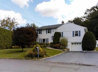 4 Wilshire Dr, White Plains, NY 10605