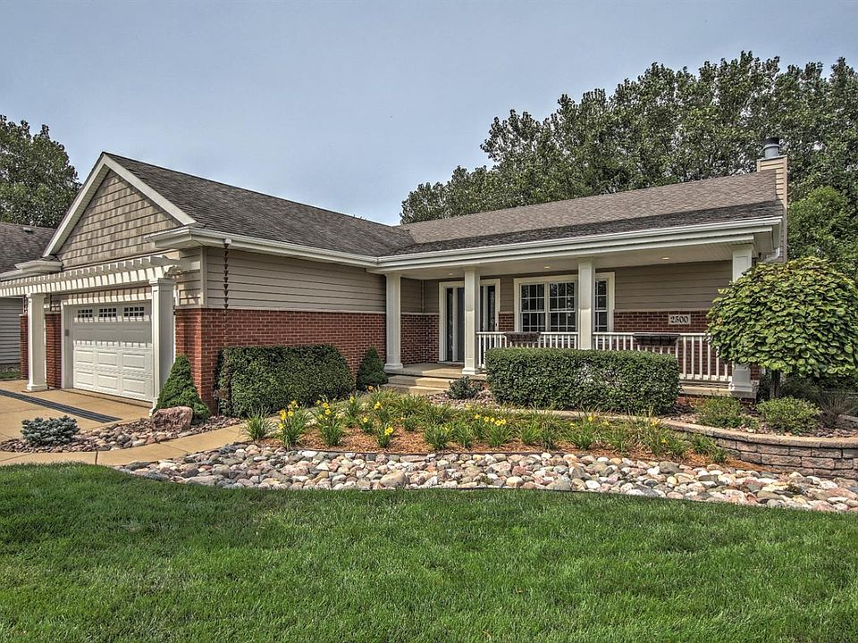 1st image of 2500 Camelot Dr