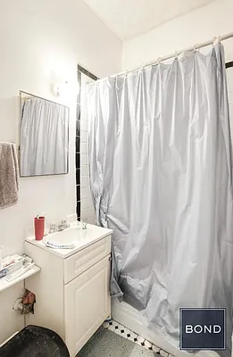 Rented by Bond New York | media 8