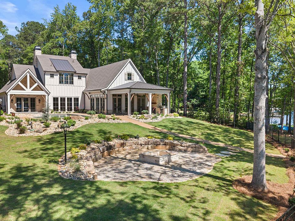 1st image of 138 Phoenix Dr