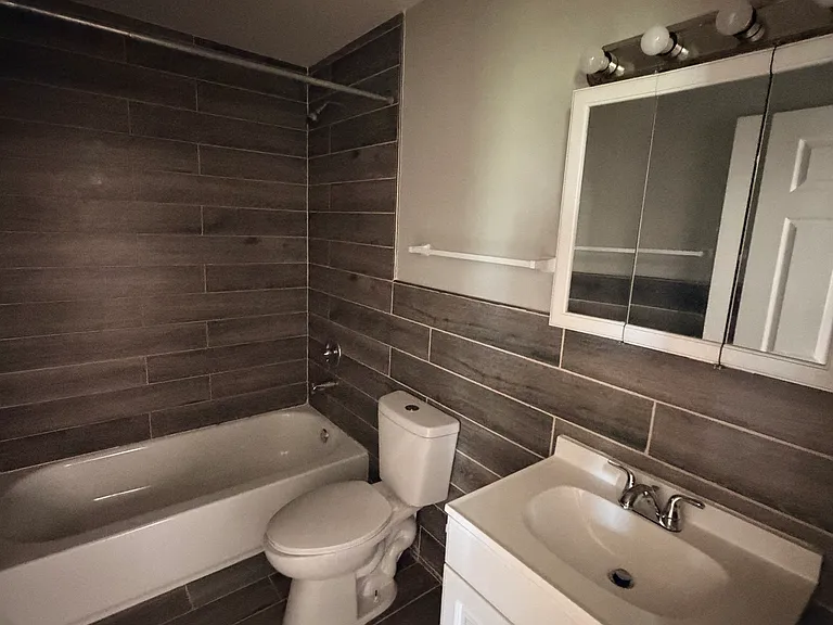 151 Howard Ave #2L — Photo 6