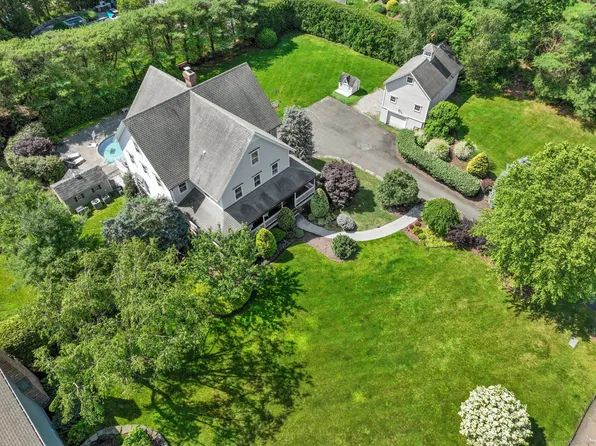 11 Audubon Lane, Trumbull, CT 06611