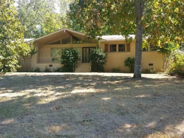 1013 Caswell Dr, Anniston, AL 36207