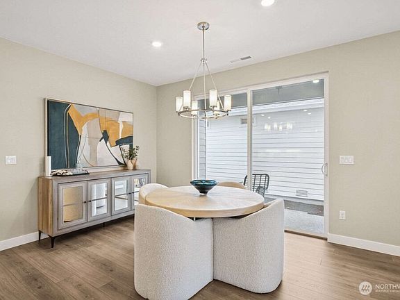 3rd image of 14702 207th Avenue E #775