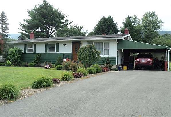 1st image of 211 W Village Dr