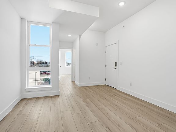 5th image of 149 N Gross St #5