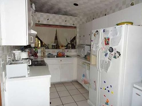 4th image of 909 SW 7th Ct