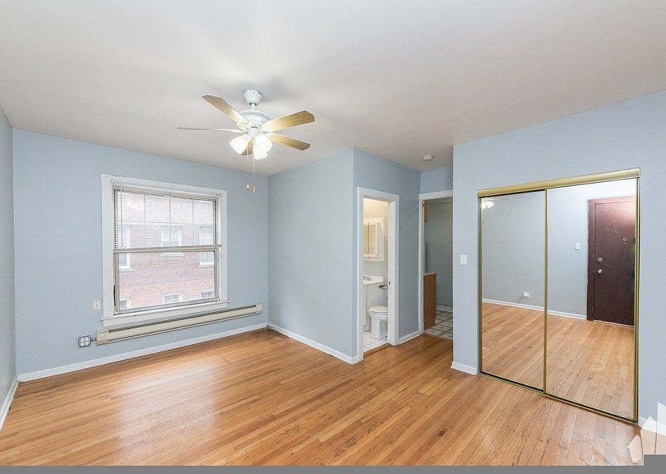 1st image of 3256 W Wrightwood Ave #2V