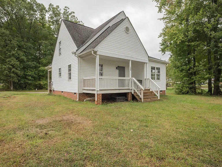1449 New Market Rd — Photo 3