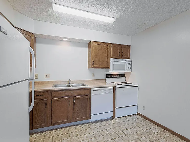 4615 Meredeth St #8 — Photo 3