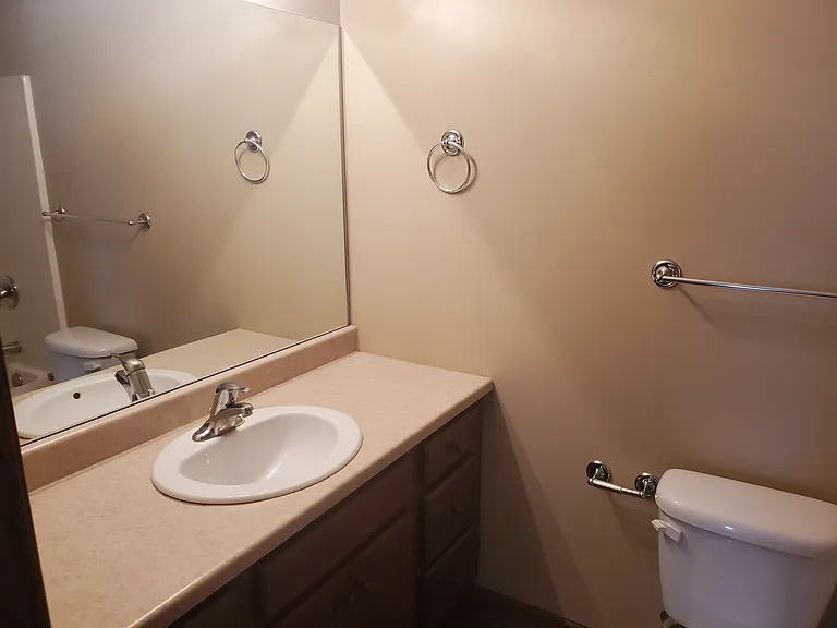706 Kennedy Dr #5 — Photo 6