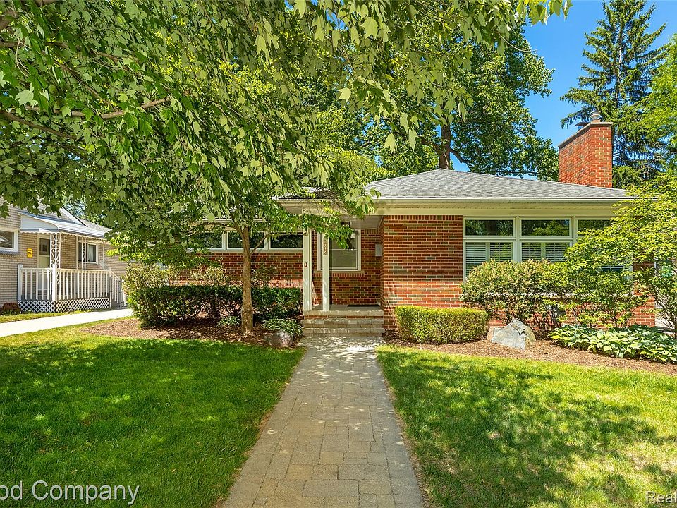 1st image of 802 Orchard View Dr