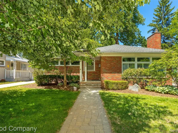 802 Orchard View Dr, Royal Oak, MI 48073