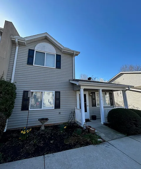 110 Perkins Pl — Photo 1