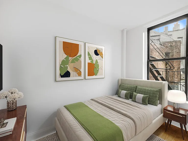 18 Cornelia St #1 — Photo 9