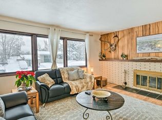 4020 Crosson Dr, Anchorage, AK 99517