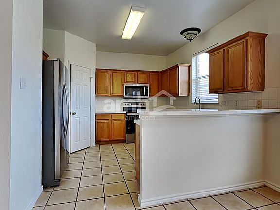 3rd image of 6701 Spencer Dr