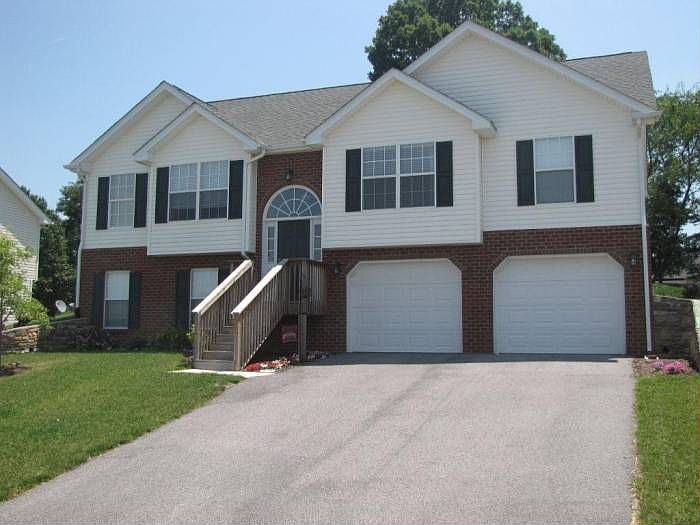 1st image of 520 Windsor Dr