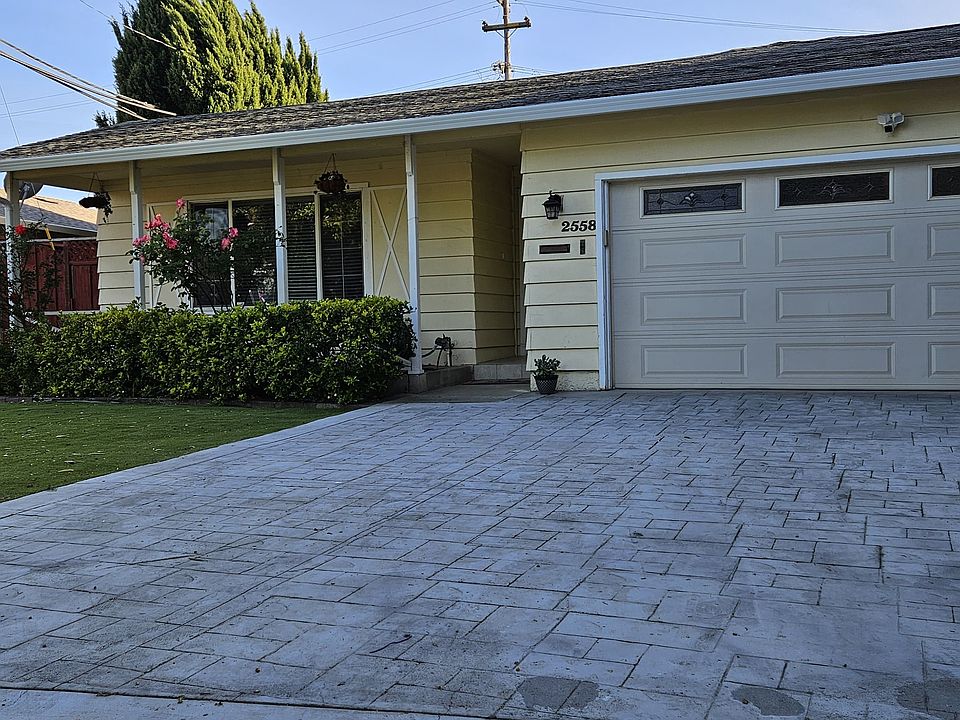 1st image of 2558 Alderwood Dr