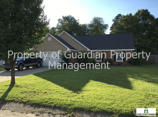 6572 Pacific Ave, Fayetteville, NC 28314