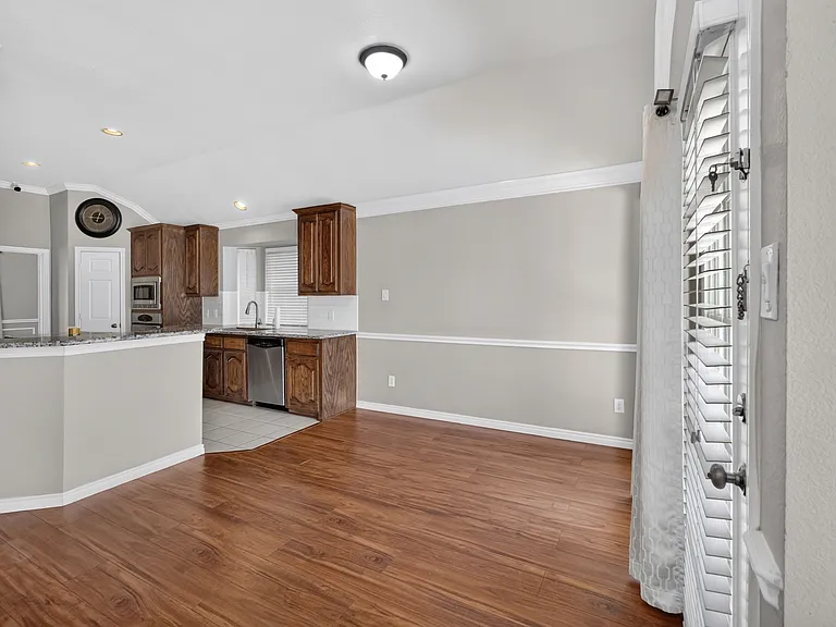 2848 Gillespie Ln — Photo 16