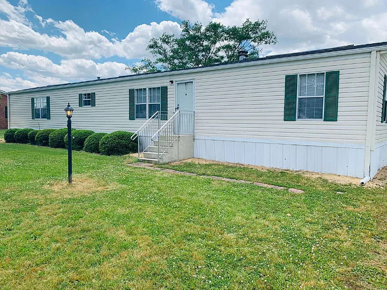 1286 Country Club Rd — Photo 1