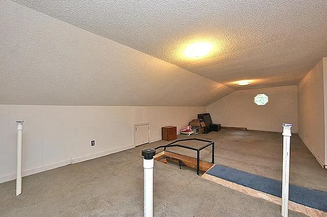 1611 Roanoke St — Photo 14