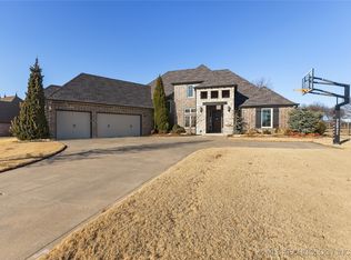 19063 E Twin Creeks Dr, Owasso, OK 74055
