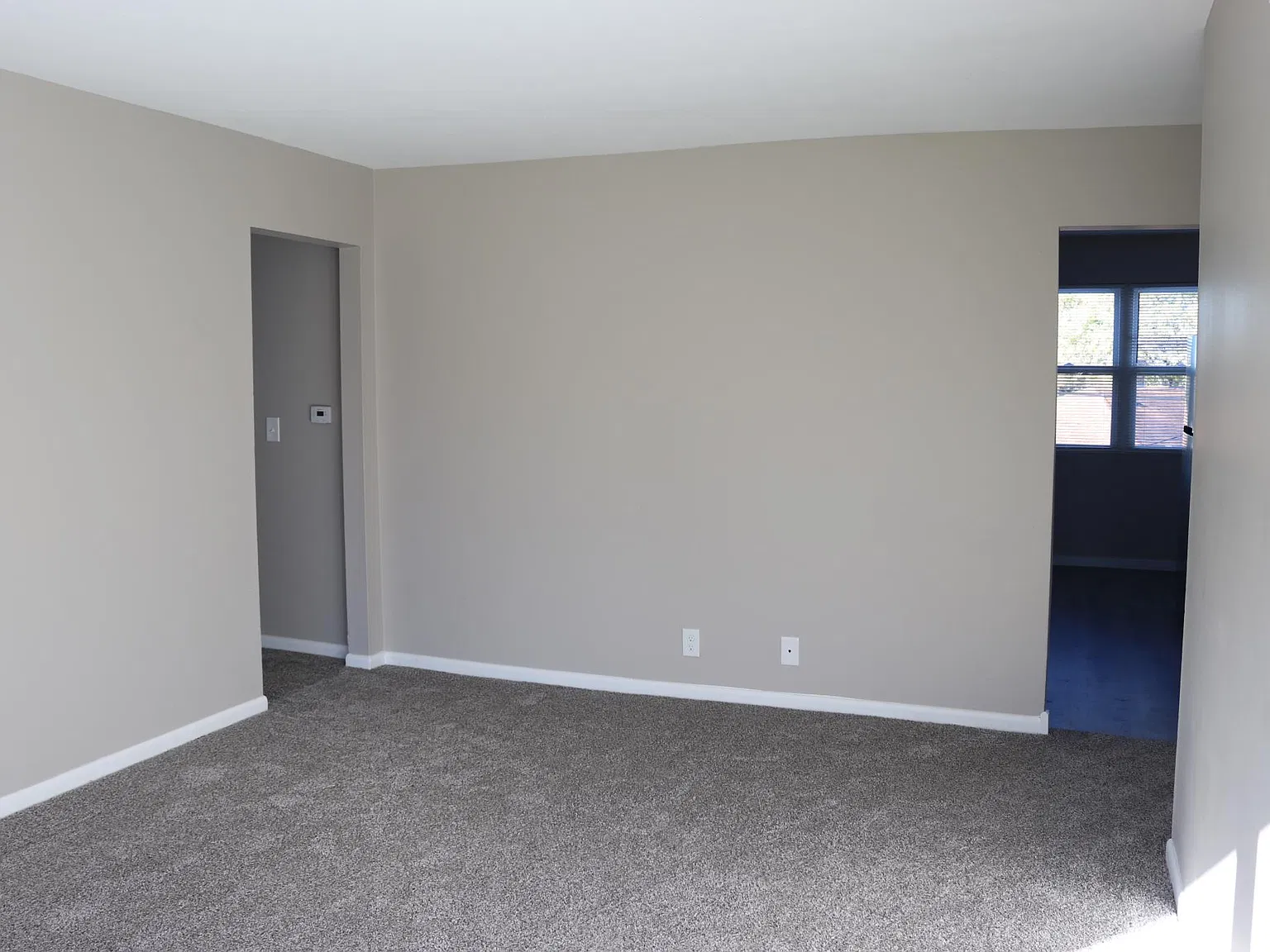 3 bed, 960 sqft, $1,000 — Photo 3
