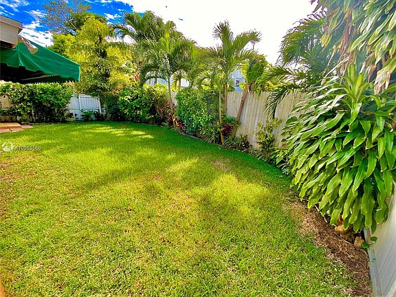 2nd image of 911 NW 106 Avenue Cir