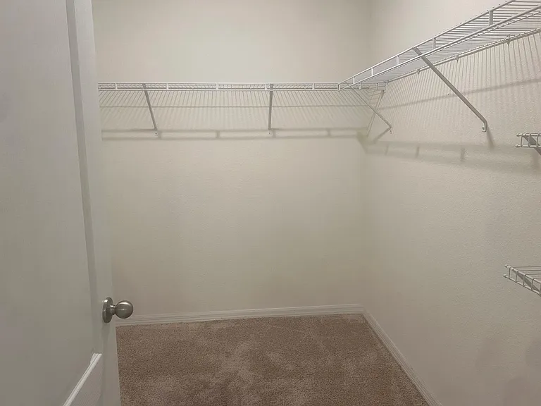 472 Lily Ln — Photo 12