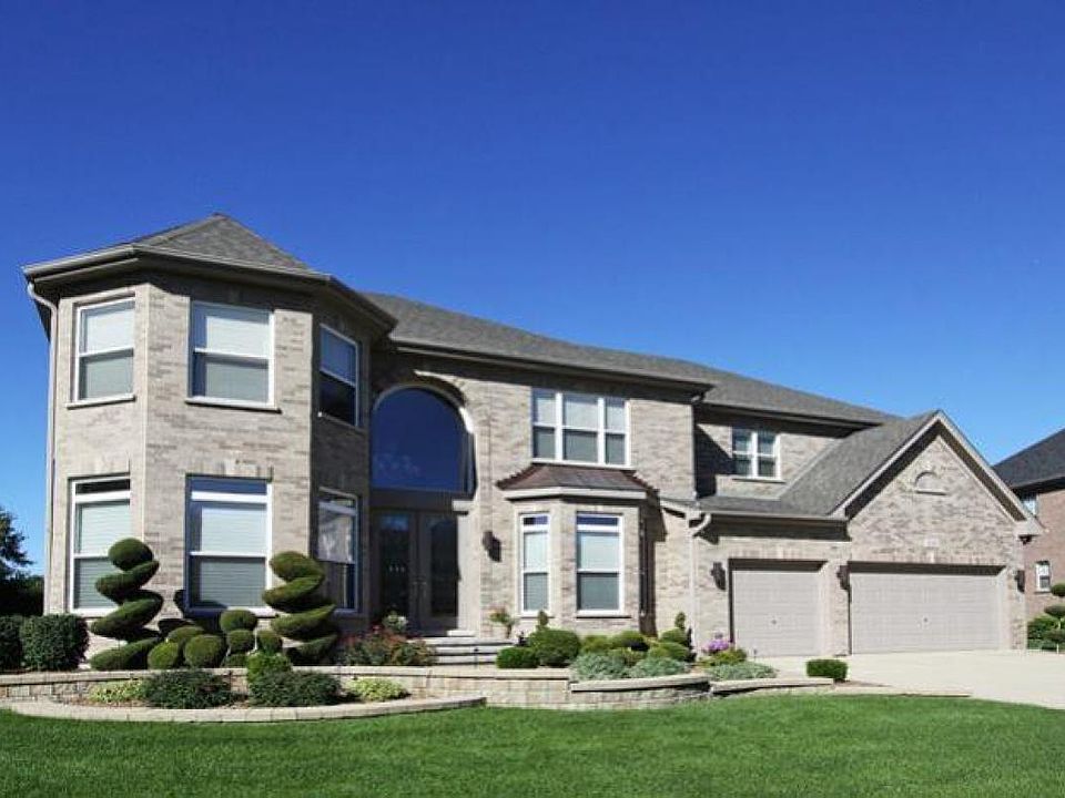 1st image of 336 Erie Cir
