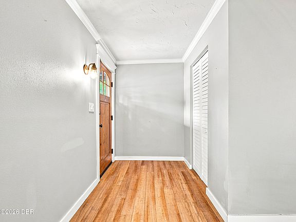 2nd image of 813 Live Oak St