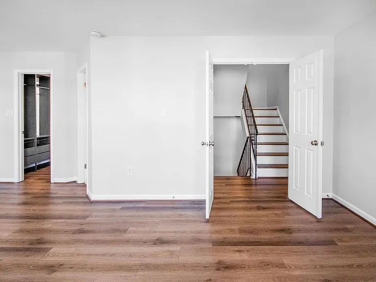14318 S Shore Ct — Photo 29