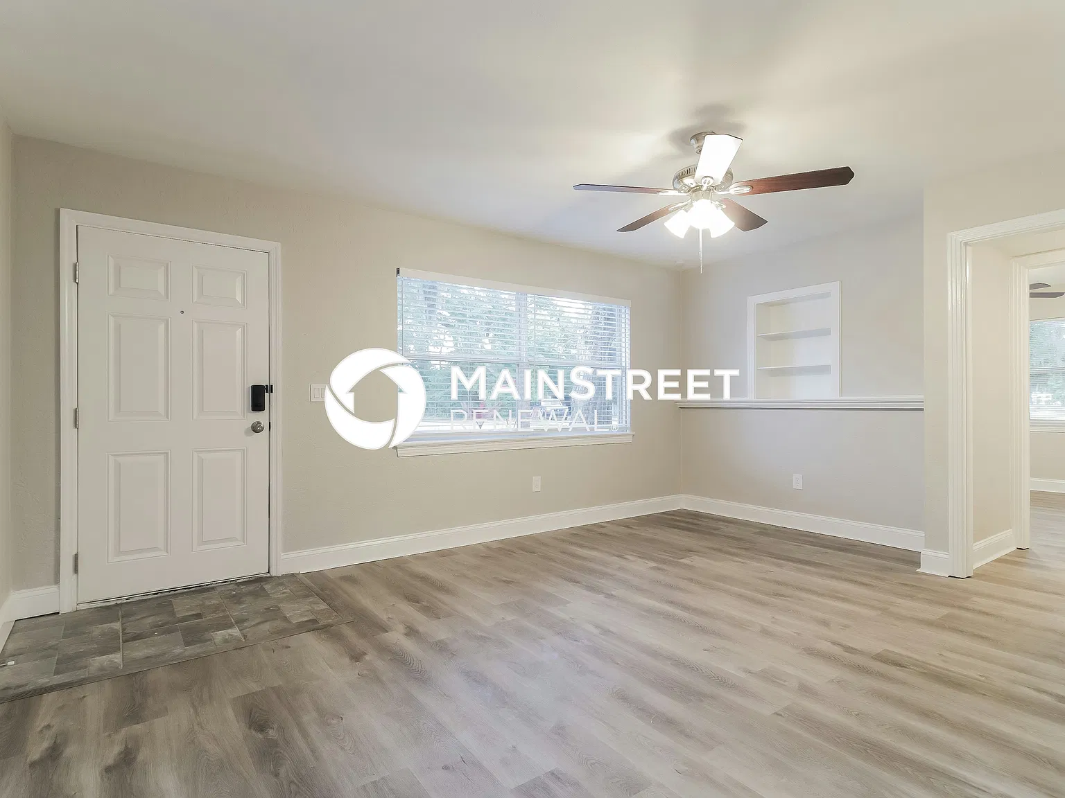 1308 S Locust Ave — Photo 3