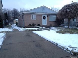 32132 Linderman Ave, Warren, MI 48093