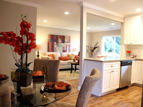 2nd image of 407 Harmony Ln