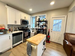 124 Berkshire St #6B, Cambridge, MA 02141