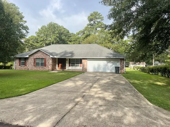 405 Dobson St, Ellisville, MS 39437