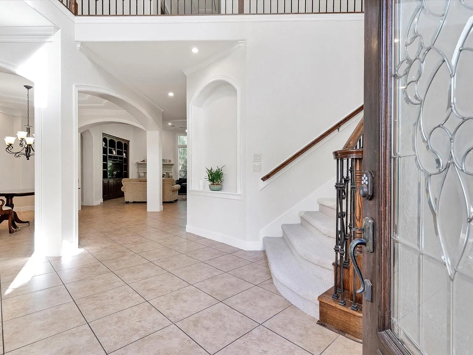 4 bed, 4.5 bath, 4544 sqft, $6,900 — Photo 4