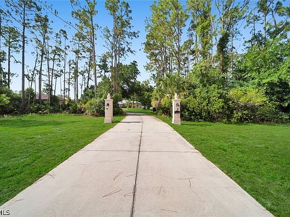 3rd image of 3241 Tropicaire Blvd