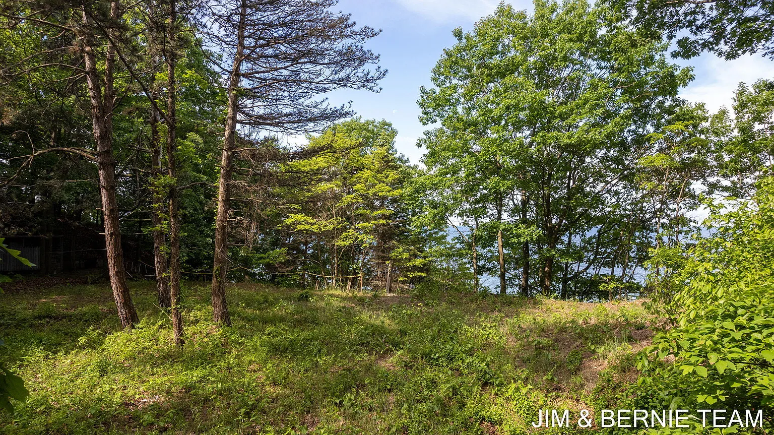 4036 Hillside Trl photo 1